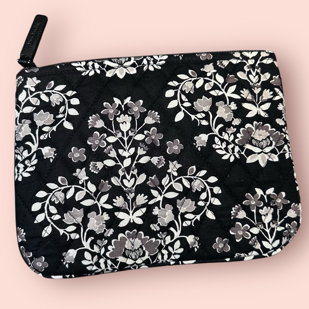 Vera Bradley Cosmetic Case zipper black/white quilted pouch